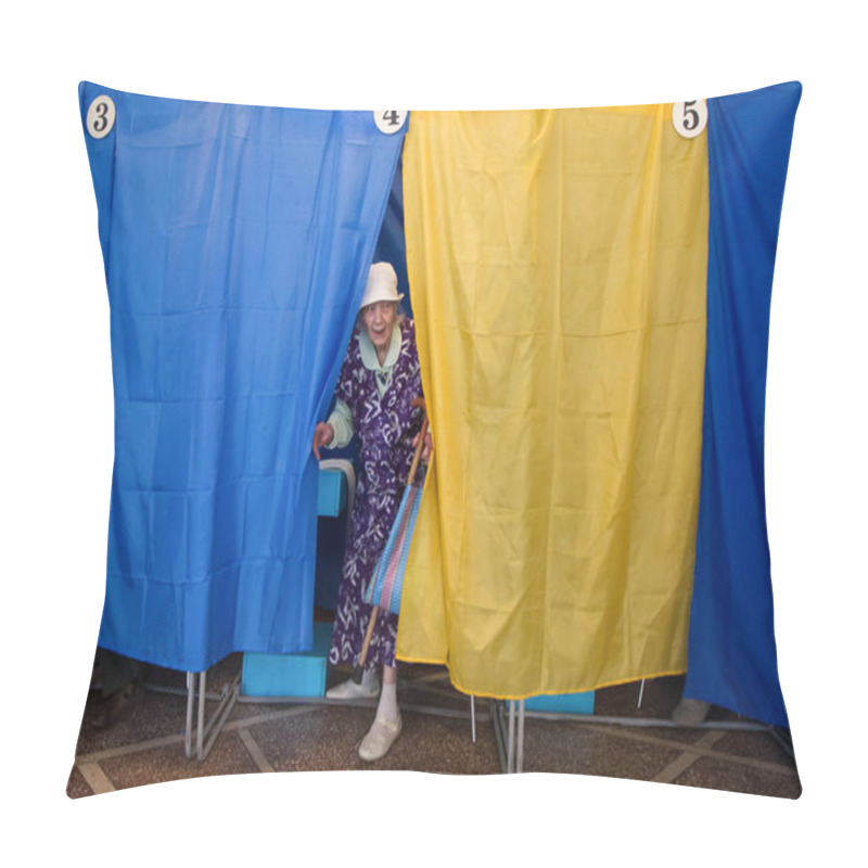 Personality  An Old Woman Votes At A Polling Station During Local Elections In Chernihiv, Ukraine Pillow Covers