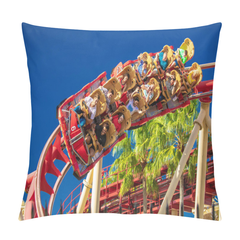 Personality  People At Roller Coaster Rip Ride Rockit At Universal Orlando Resort, Orlando, Florida, USA Pillow Covers