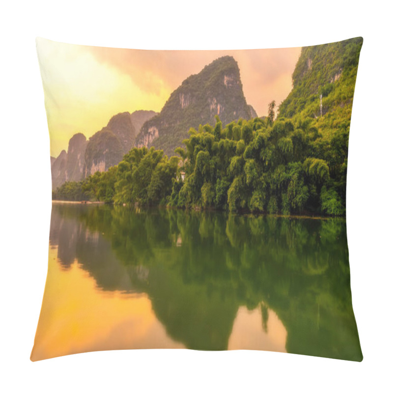 Personality  The Beautiful Landscape And Natural Landscape Of Guilin Pillow Covers