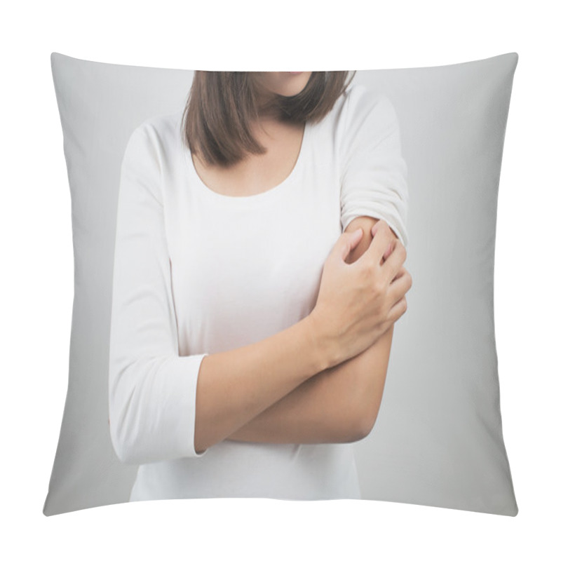 Personality  Woman Scratching Her Arm. Pillow Covers