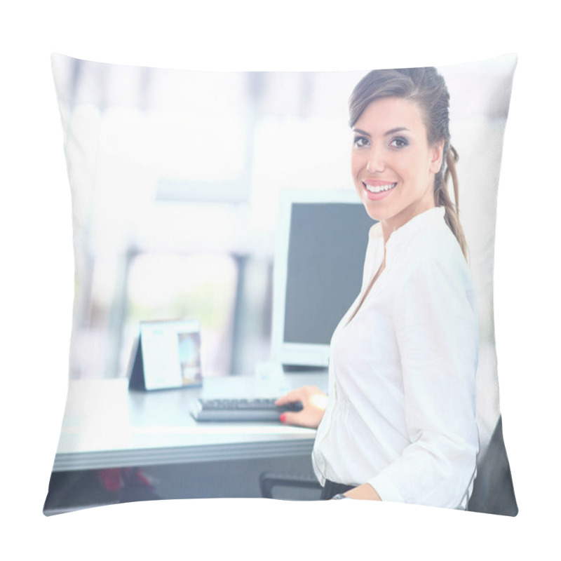 Personality  Modern Business Woman In The Office Pillow Covers