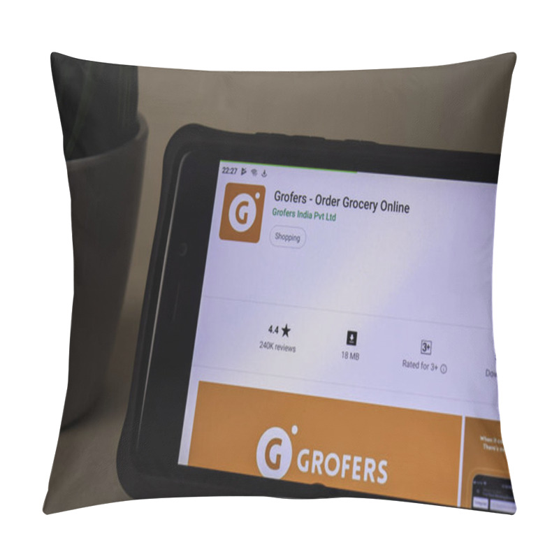 Personality  BEKASI, WEST JAVA, INDONESIA. APRIL 5, 2019 : Grofers - Order Grocery Online Dev Application On Smartphone Screen. Grofers Is A Freeware Web Browser Developed By Grofers India Pvt Ltd Pillow Covers