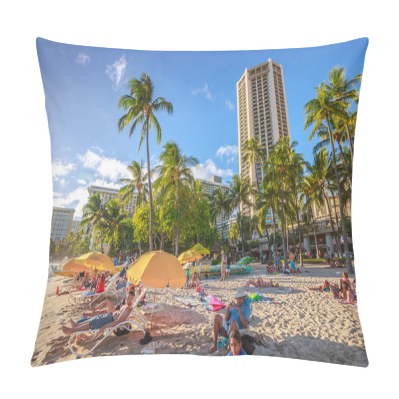 Personality  Waikiki Beach Sunbathing Pillow Covers