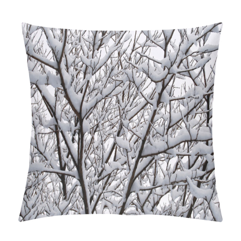 Personality  Interweaving Of Branches Under The Snow Pillow Covers