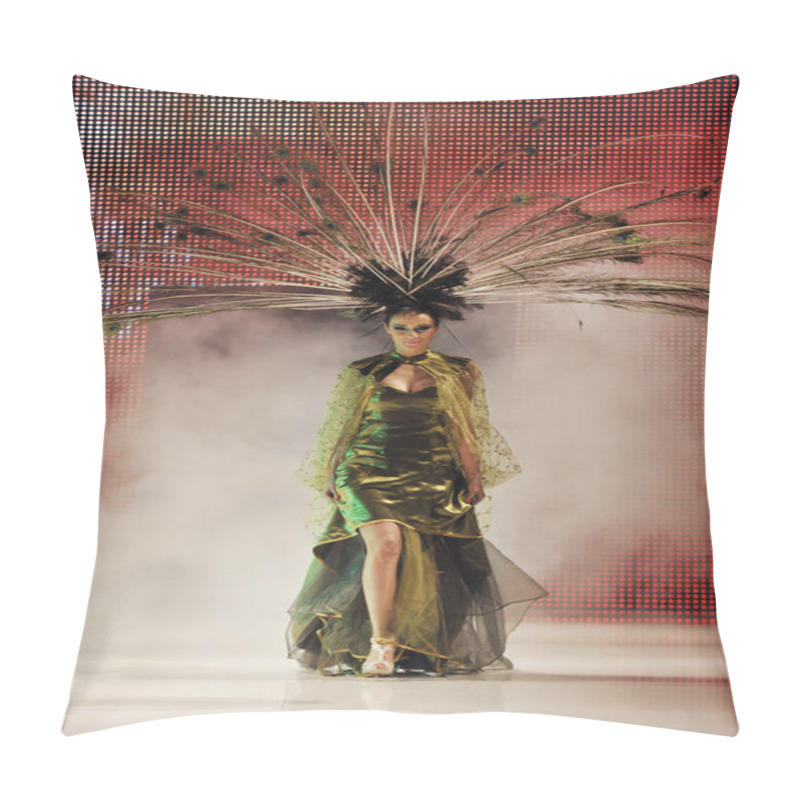 Personality  Fashion Show Woman Catwalk Pillow Covers