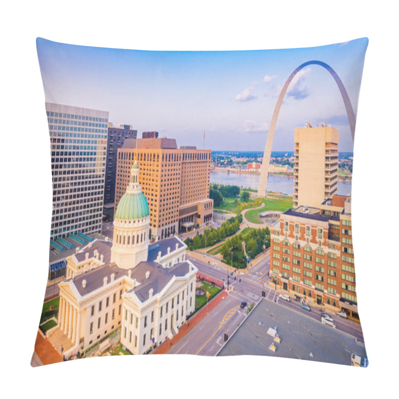 Personality  St. Louis, Missouri, USA Downtown Cityscape With The Arch And Courthouse At Dusk. Pillow Covers