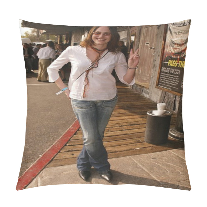 Personality  Jorja Fox Pillow Covers