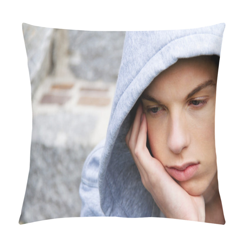 Personality  Cool-looking Young Man In Front Of Graffiti Pillow Covers