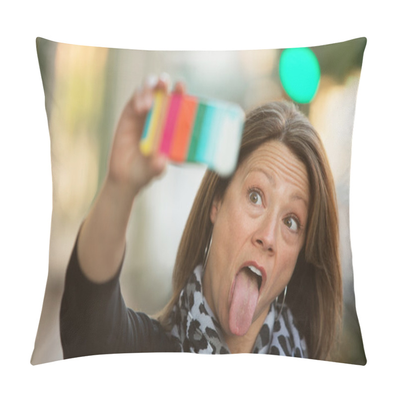 Personality  Woman Taking A Self-portrait On Mobile Phone Pillow Covers