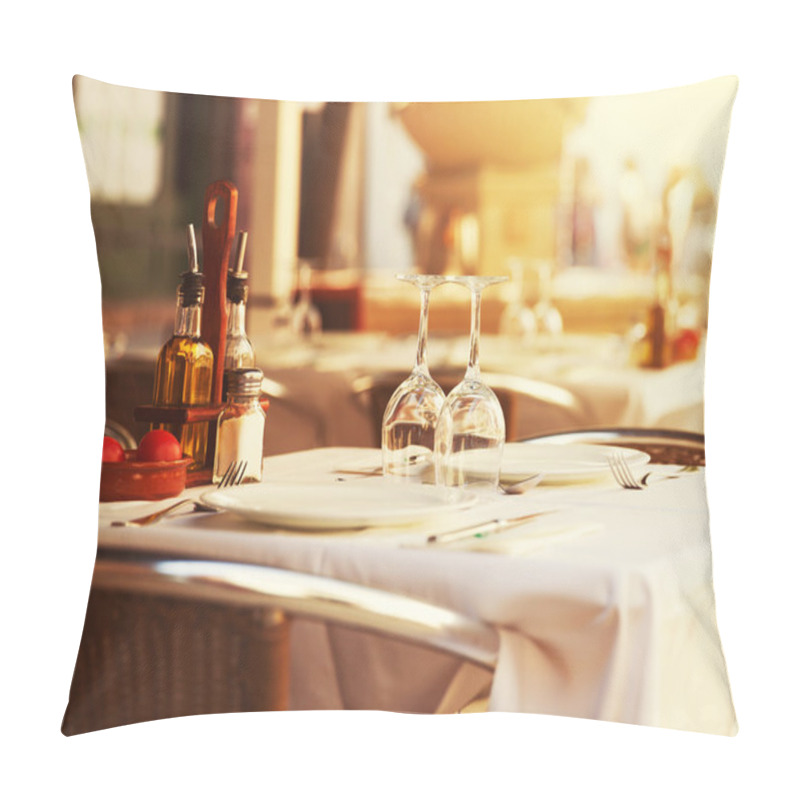 Personality  Restaurant Table At Sunset Pillow Covers