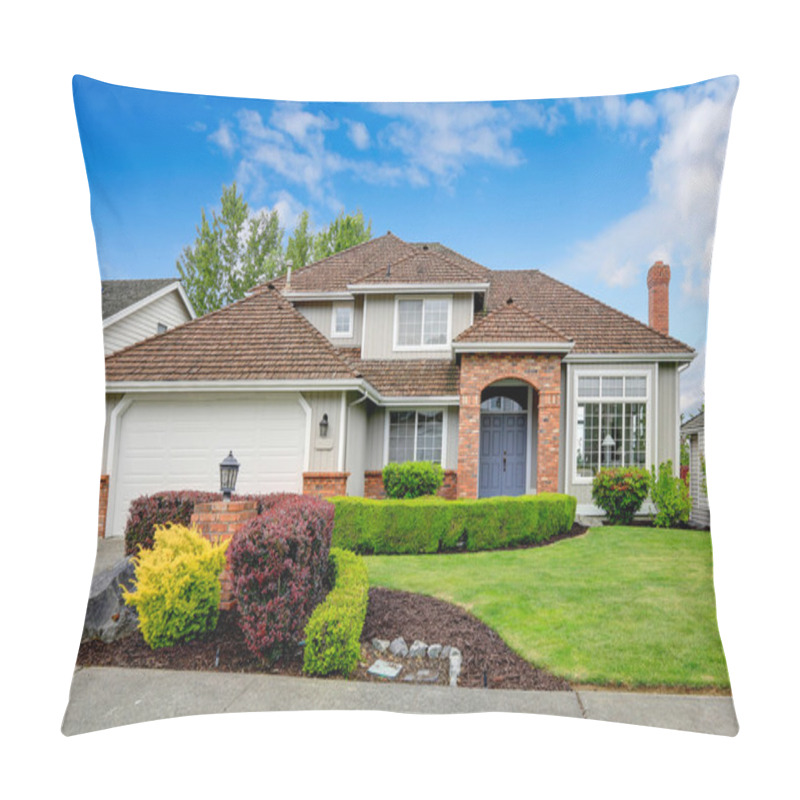 Personality  American House Exterior With Curb Appeal Pillow Covers