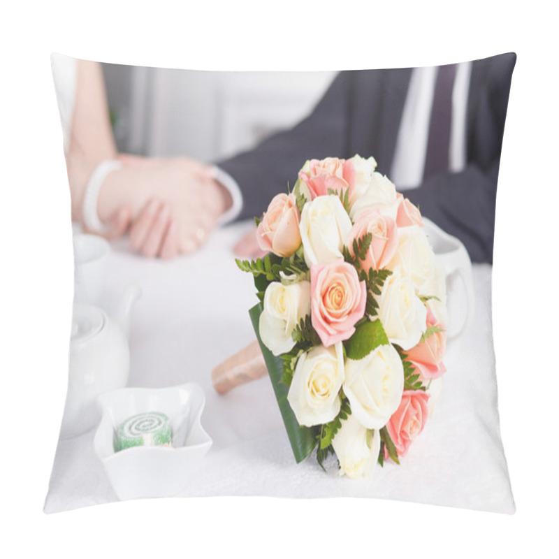 Personality  Wedding Bouquet Of Roses Pillow Covers