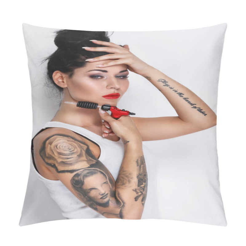 Personality  Young Woman Tattooist With A Tattoo-machine In Her Hand On White Background Pillow Covers