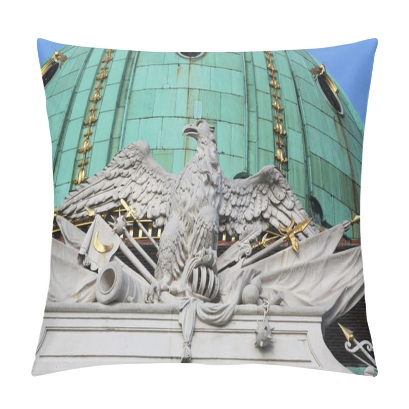 Personality  Architectural Artistic Decorations On Hofburg Palace, Vienna Pillow Covers