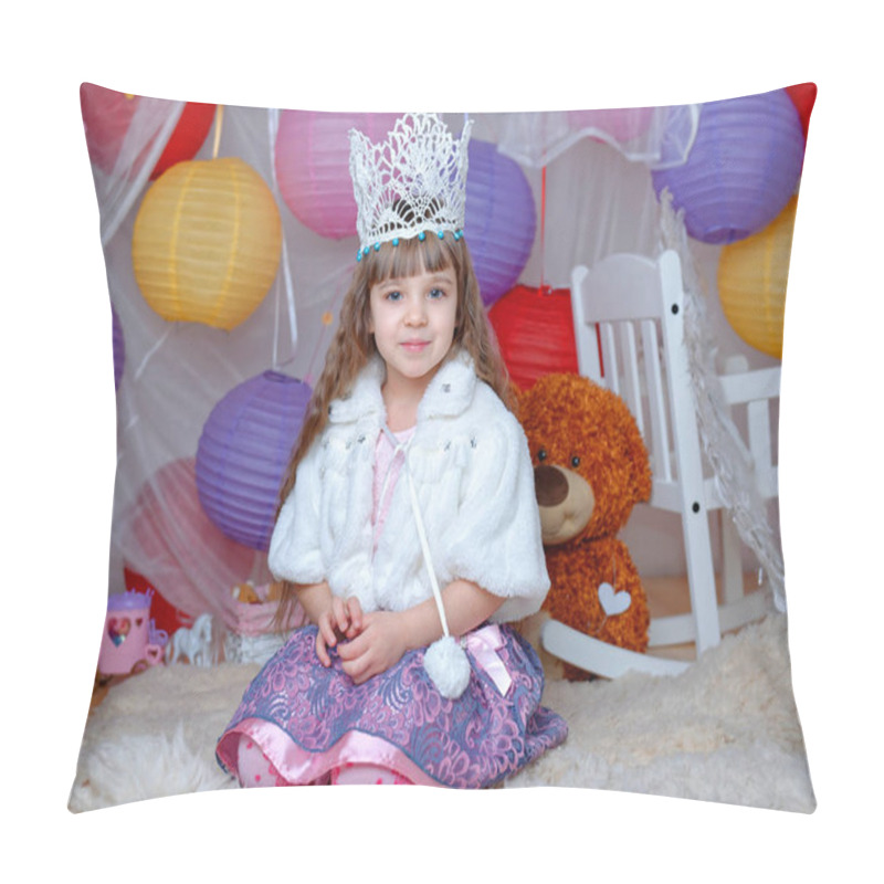 Personality  Portrait Of The Little Girl Pillow Covers