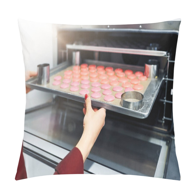 Personality  Chef With Macarons On Oven Tray At Confectionery Pillow Covers