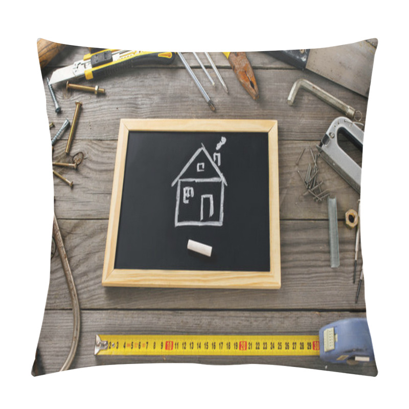 Personality  Old Tools On A Wooden Table Pillow Covers