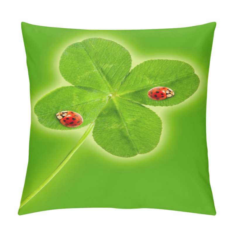 Personality  Quarter-foil With Ladybugs Pillow Covers