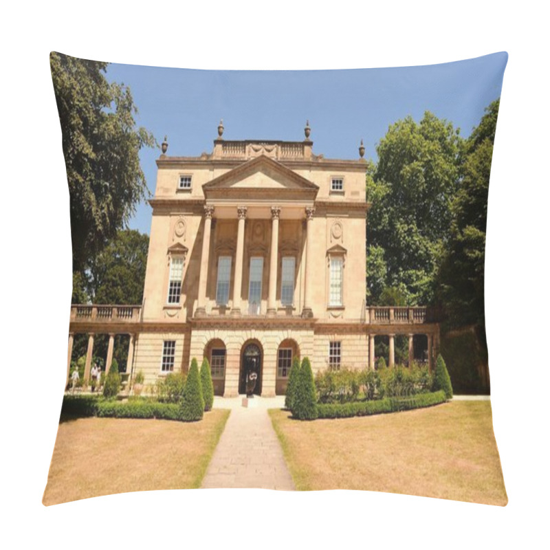 Personality  Holburne Museum, Bath, England. May 21, 2018 Pillow Covers