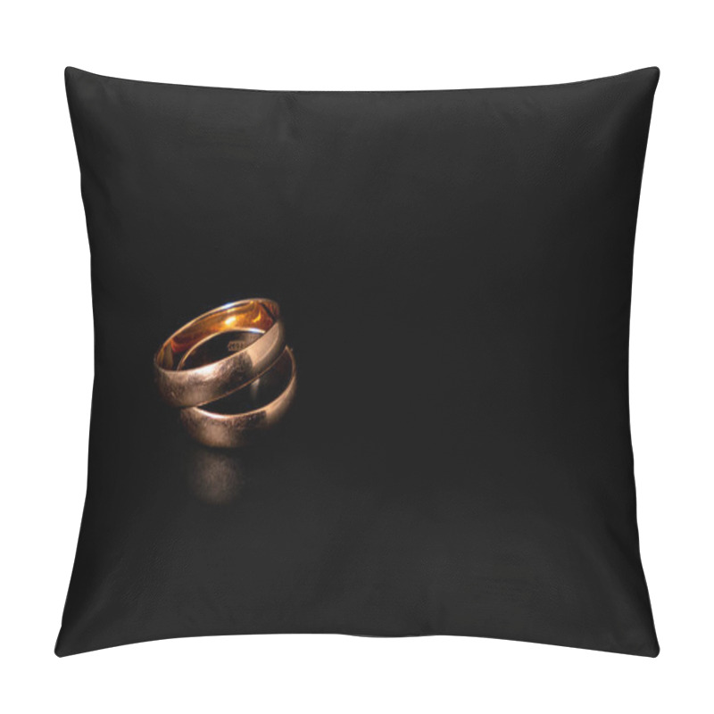 Personality  Golden Rings Close Up On A Black Background 2018 Pillow Covers