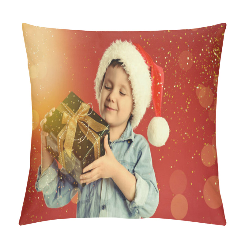 Personality  Cute Child In Santa Hat With Christmas Gift On Red Background Pillow Covers