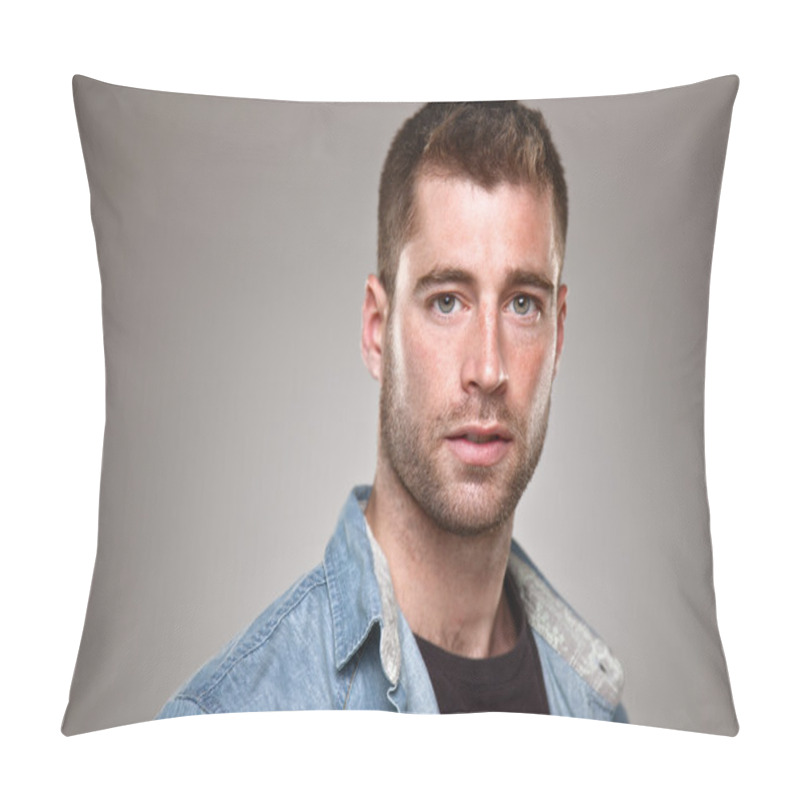 Personality  Portrait Of A Normal Man Over Grey Background Pillow Covers