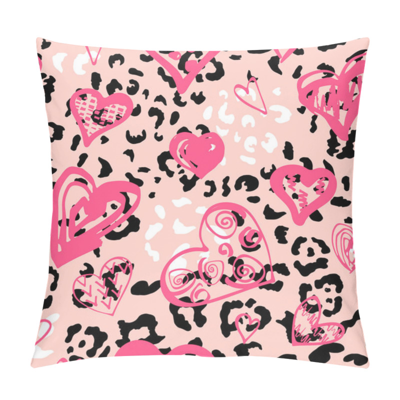 Personality  Seamless Pattern With Leopard's Spots And  Hand Drawn Style Hearts. Vector Illustration. Pillow Covers