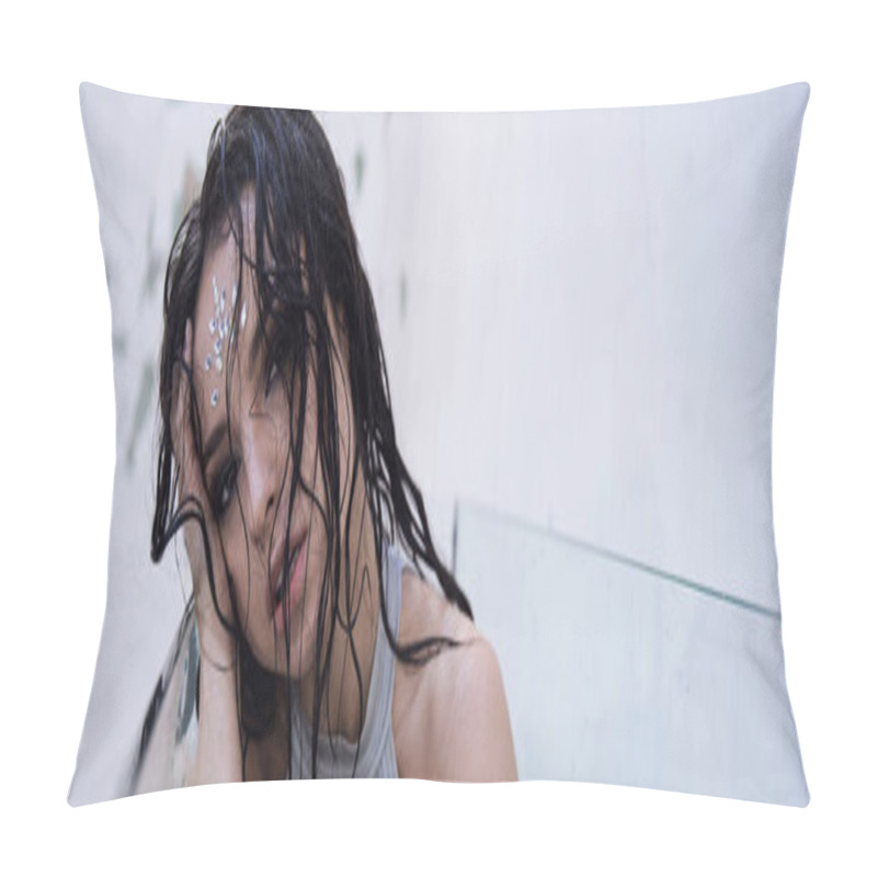 Personality  A Young Woman With Wet Brunette Hair Sits In An Aquarium, Gazing Sadly Into The Distance. Pillow Covers