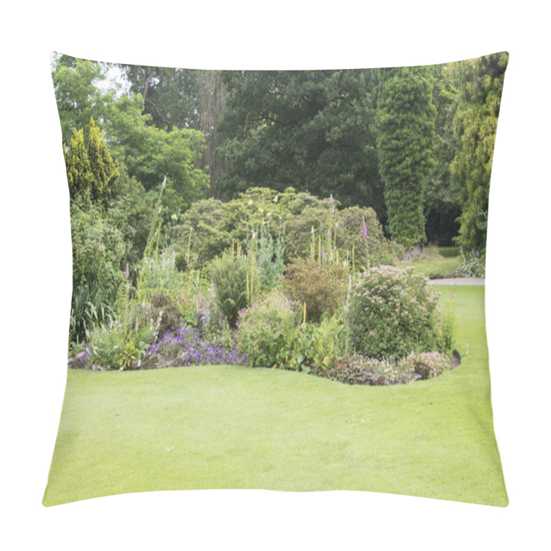 Personality  Plant And Flowers In Garden Pillow Covers