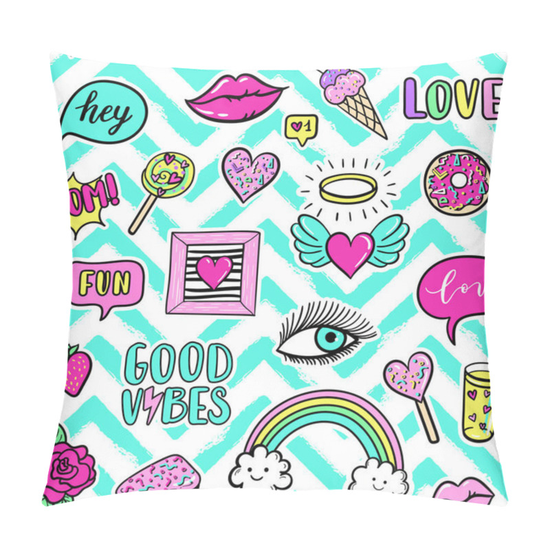 Personality  Vector Seamless Pattern With Fashion Fun Patches: Eyes, Lip, Star, Strawberry, Good Vibes Speech Bubble On Stripe Background. Pop Art Stickers, Patches, Pins, Badges 80s-90s Style Pillow Covers