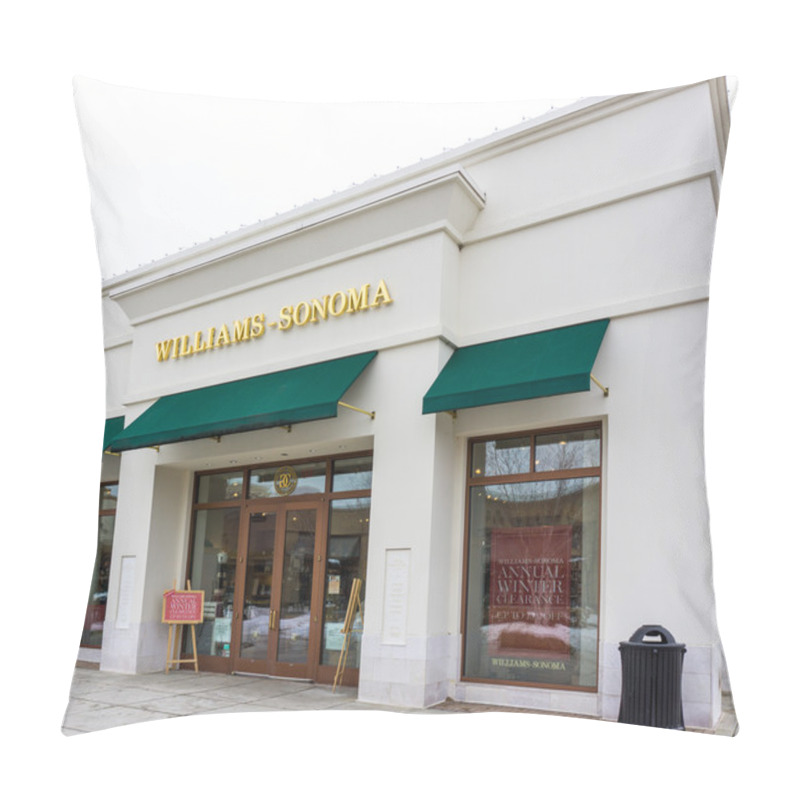 Personality  Williams-Sonoma Retail Store Exterior Pillow Covers