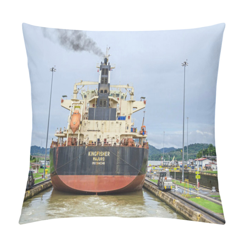 Personality  Bulk Carrier KINGFISHER Exiting The Miraflores Locks Pillow Covers