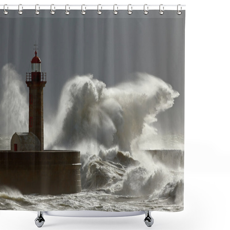 Personality  Stormy Waves With Interesting Light Shower Curtains