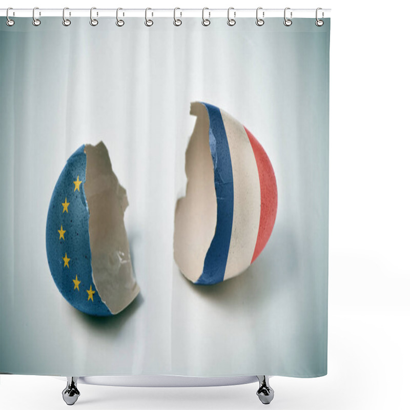 Personality  Cracked Eggshell With European And French Flags Shower Curtains