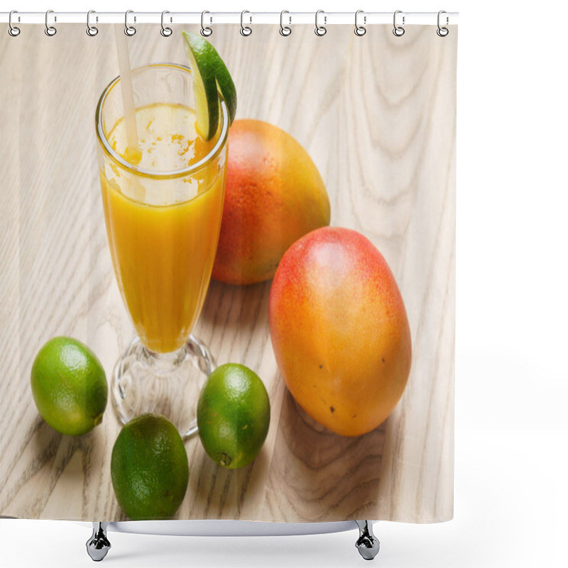 Personality  Delicious Mango Fresh Shower Curtains