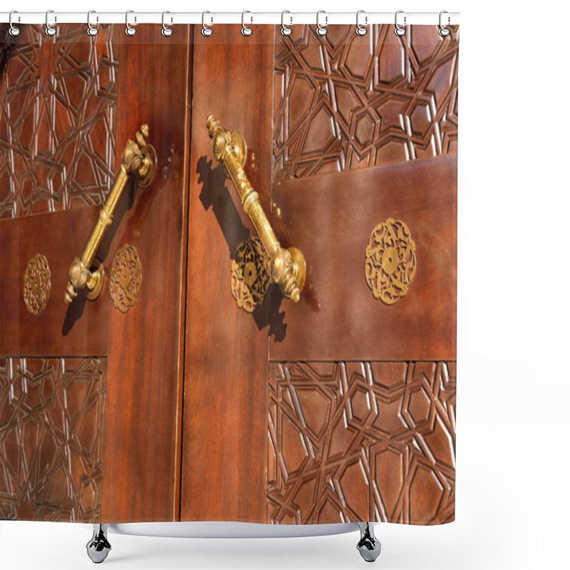 Personality  Old Historic Wooden Door Shower Curtains