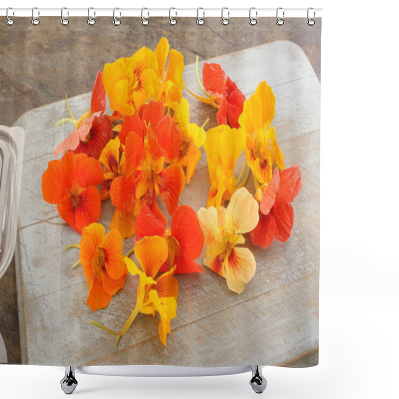 Personality  Fresh Decorative Salad Leaves Shower Curtains