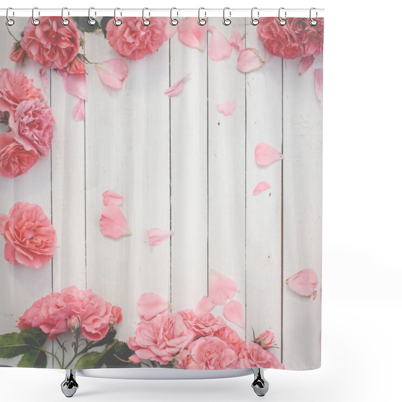 Personality  Romantic Pink Roses On White Wooden Background Shower Curtains