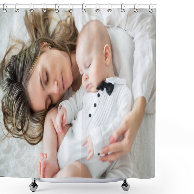 Personality  Mother And Her Baby Son, Sleeping On A Big Bed, Soft Back Light Shower Curtains