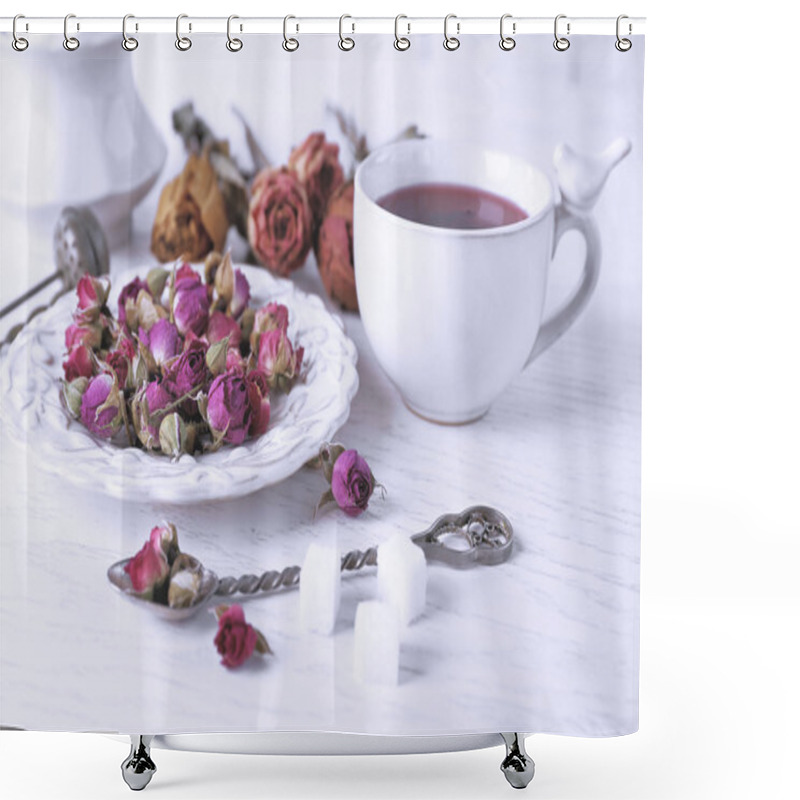 Personality  Tea And Tea Rose Flowers Shower Curtains