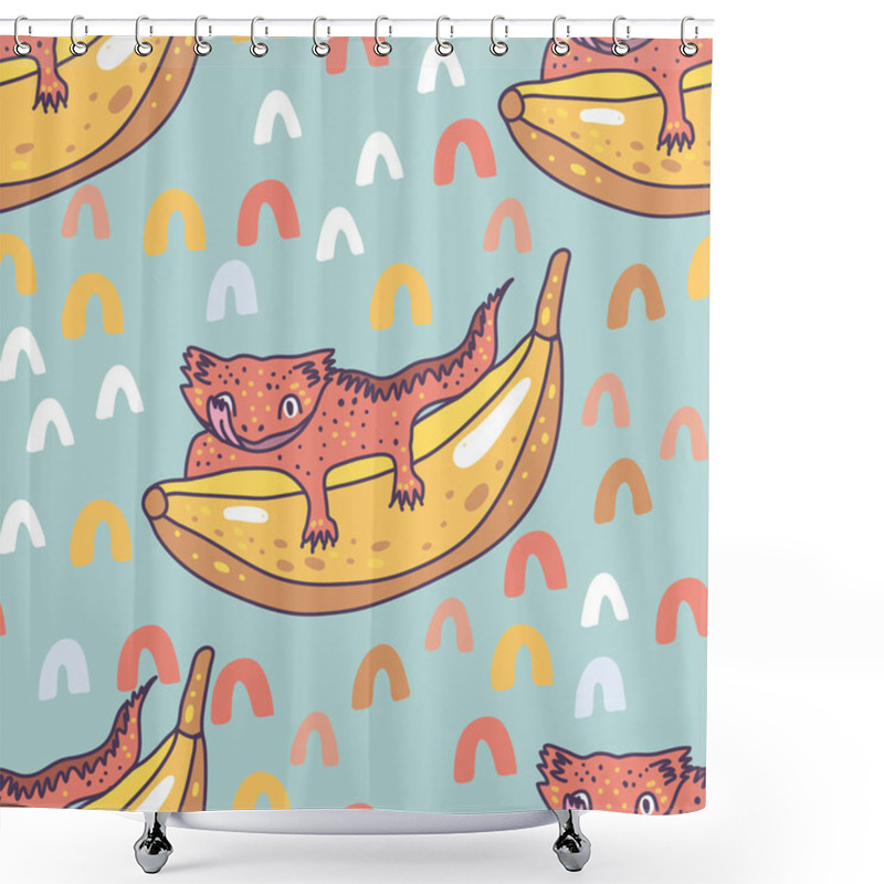 Personality  Crested Gecko Cute Reptile Lizard On Banana Seamless Pattern Shower Curtains