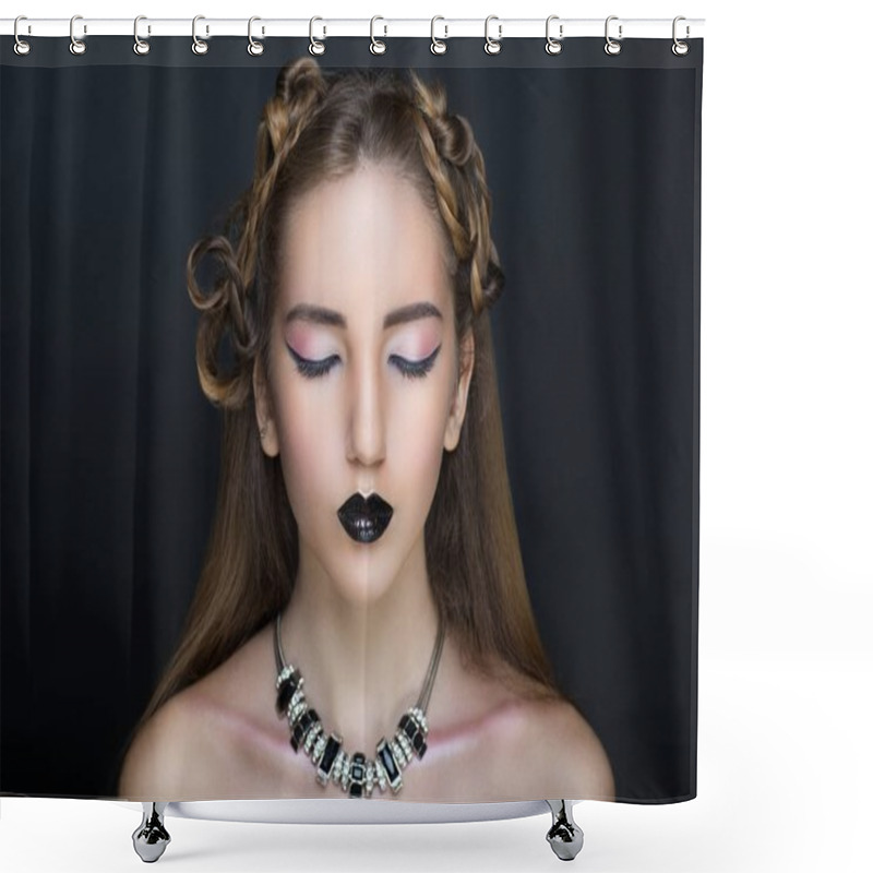 Personality  Woman Nightmare Make Up Shower Curtains