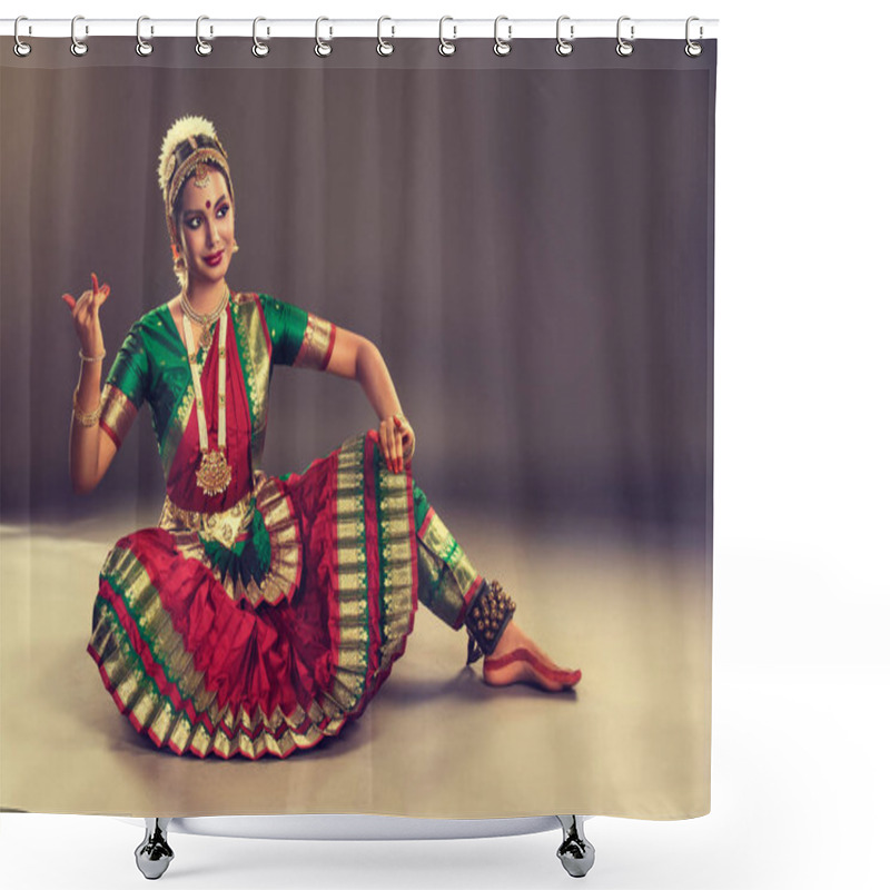 Personality  Beautiful Indian Girl Dancer Shower Curtains