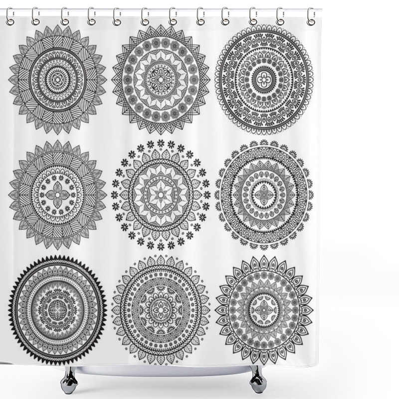 Personality  Mandalas. Round Ornament Pattern Shower Curtains