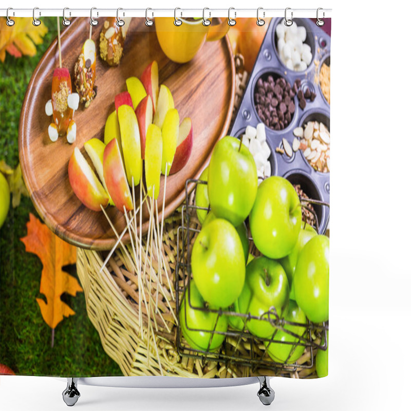 Personality  Fresh Caramel Apple Slices Shower Curtains