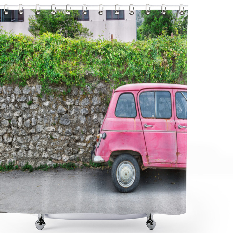 Personality  Old Pink Car Shower Curtains