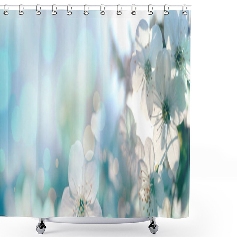 Personality  Beautiful Bright Daisies In Green Field. Spring Flowers Shower Curtains