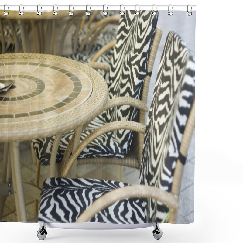 Personality  Round Tables And Chairs Shower Curtains