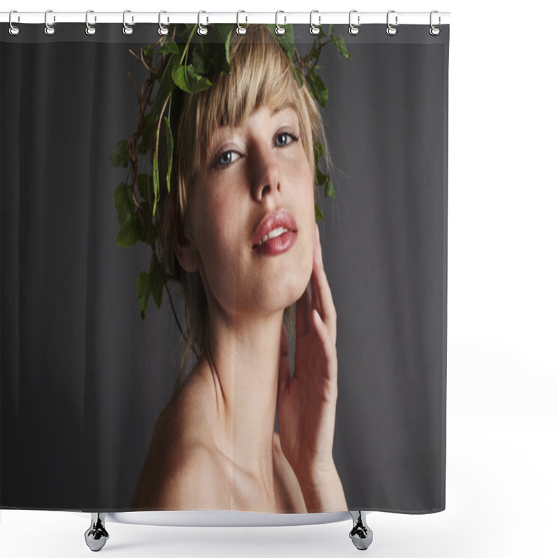 Personality  Beautiful Nature Girl Wearing Garland Shower Curtains