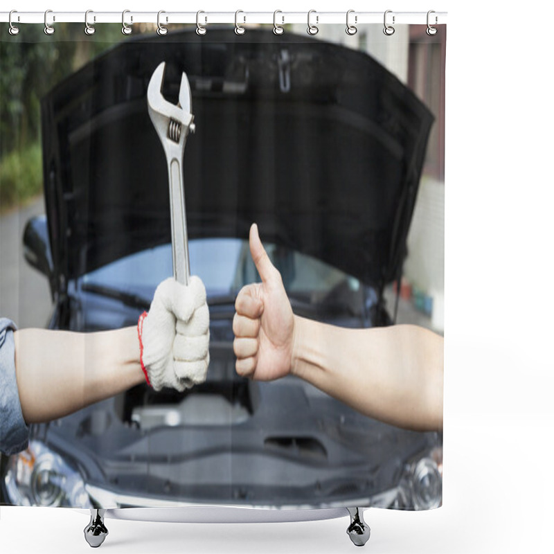 Personality  Hand Of Mechanic With Thumbs Up And Tool Shower Curtains